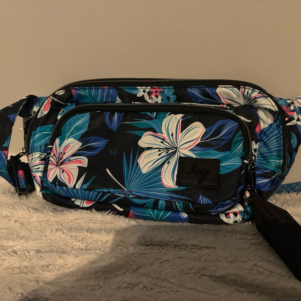 Lug Hitch Hibiscus multi belt bag/slingbag